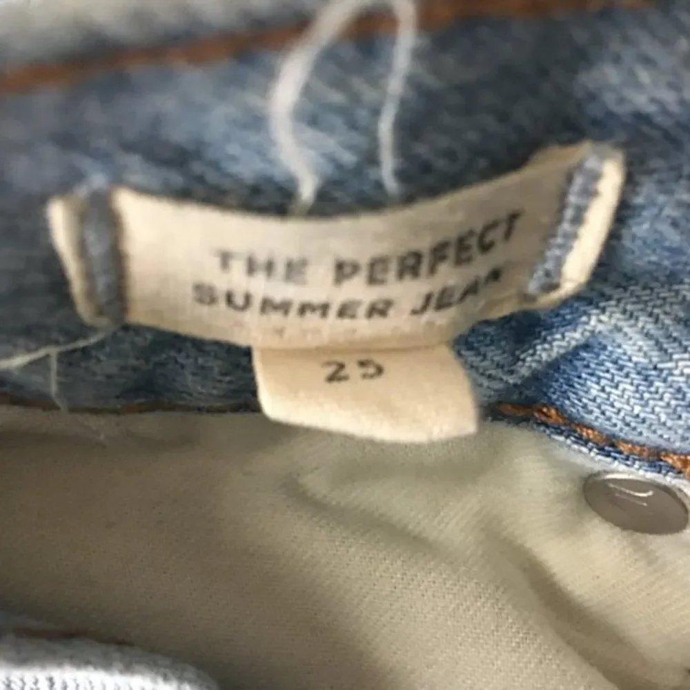 Madewell Denim Cut Off Shorts Women’s Size 25 Measures 26x4.5
